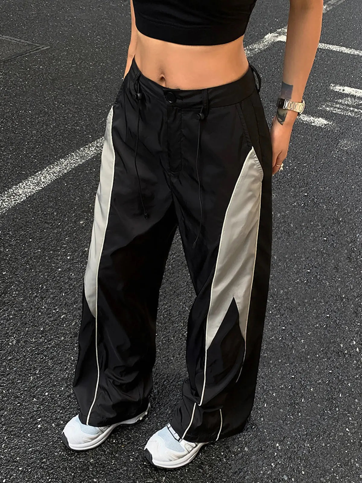 Viola | Joggingbroek met wijde pijpen en gedurfde zijstreep-detail